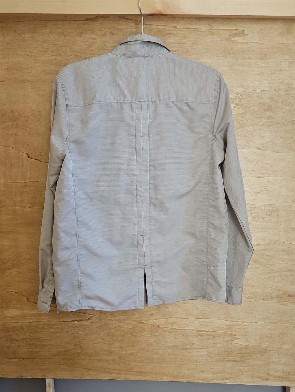 Mountain Hardwear Button Down, M - Picture 2 of 6